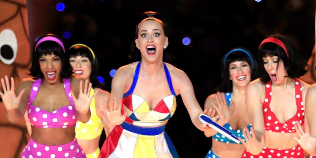 Katy Perry S Super Bowl Performance Inspires Hilarious Memes From
